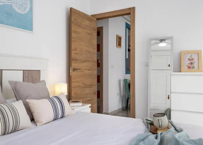 Pink Urban Living Apartment *